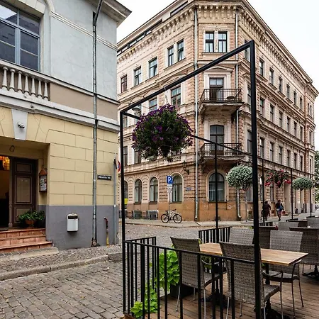 Old Quiet Apartament *