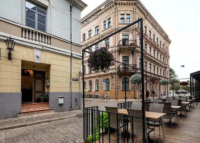 Old Quiet Апартаменты *